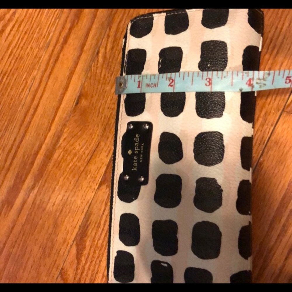 Kate Spade Wallet - Picture 8 of 8